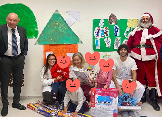 Ancona - Per Natale Fondazione Salesi dona strumenti musicali ai bimbi ricoverati